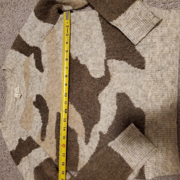 Anthropologie Moth Women's Camouflage Sweater Size XS - Picture 4 of 8